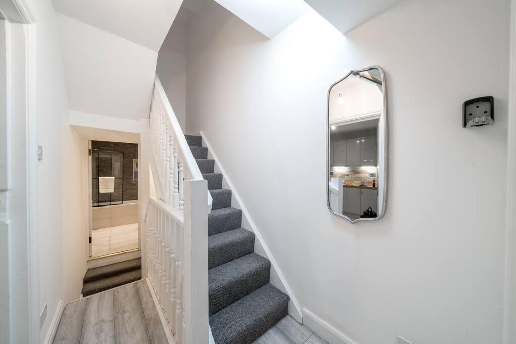 Large Stylish Apartament *